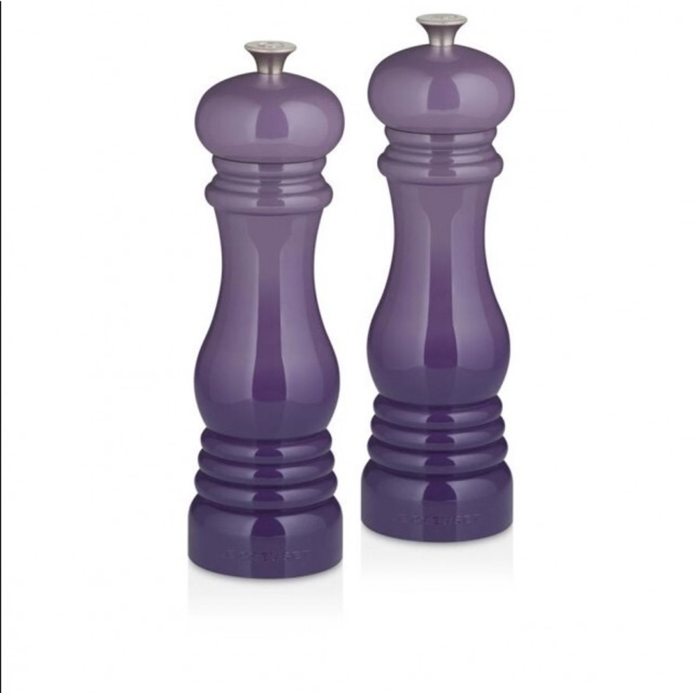Le Creuset salt and peper milt